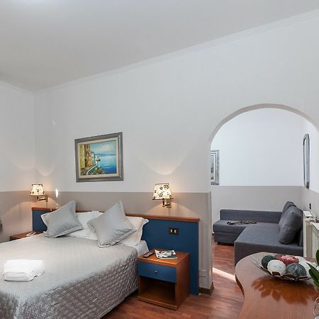 Ora Guest House Рим Екстериор снимка