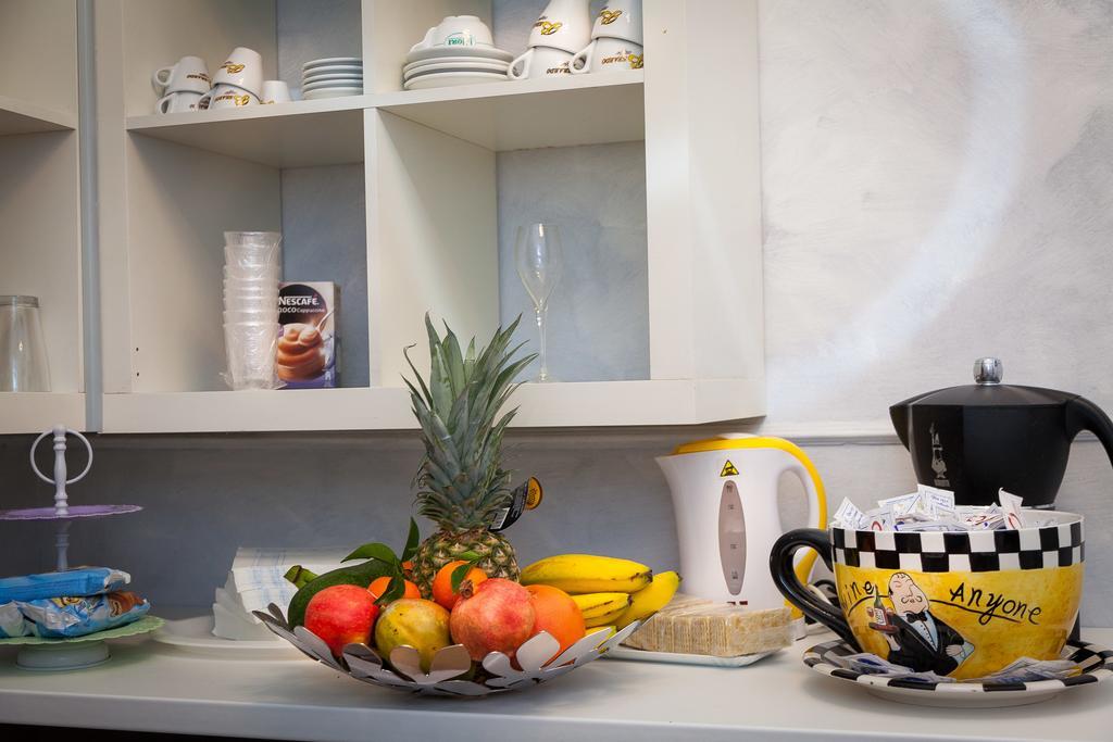 Ora Guest House Рим Екстериор снимка