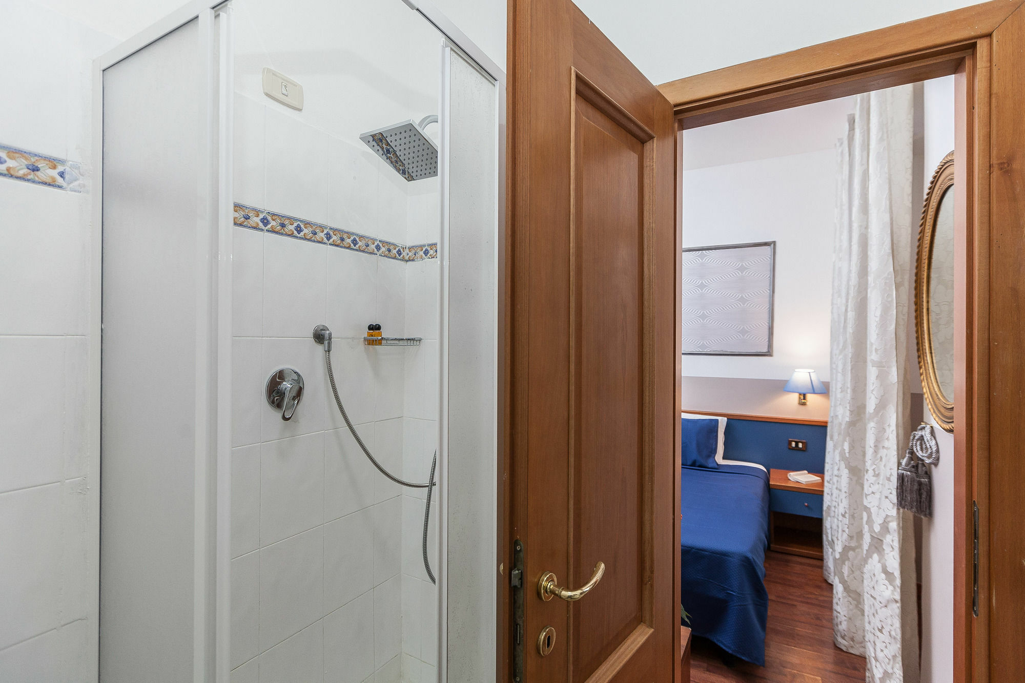 Ora Guest House Рим Екстериор снимка