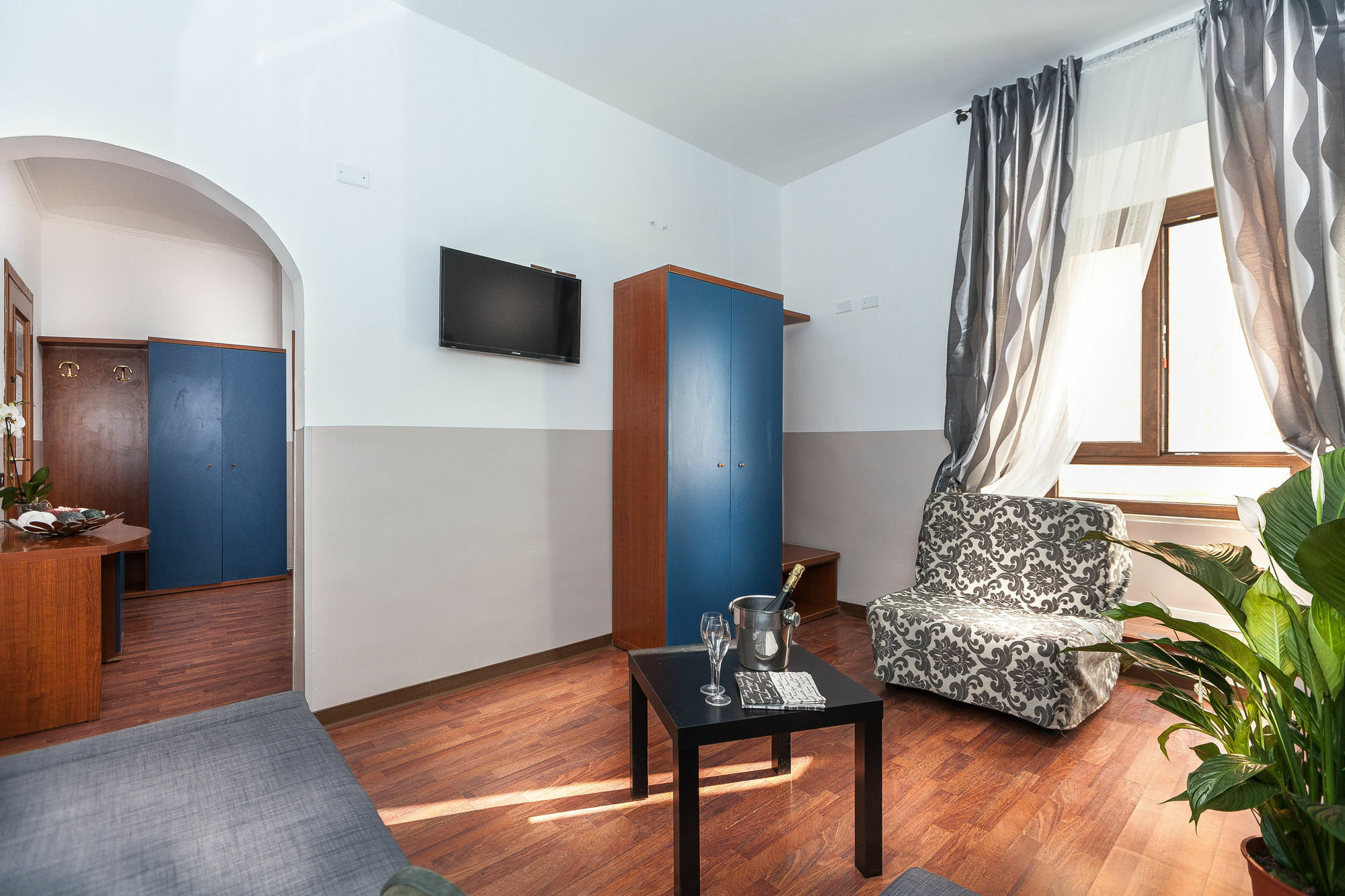 Ora Guest House Рим Екстериор снимка