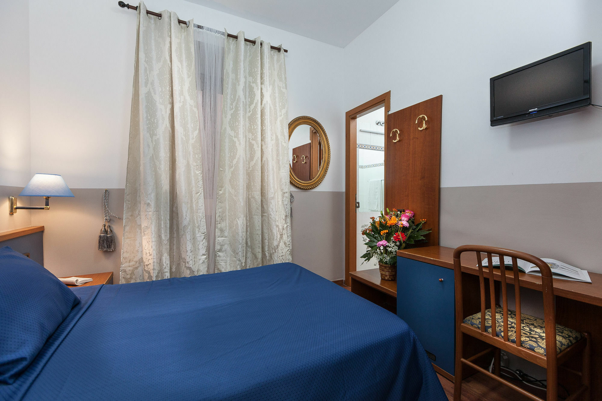 Ora Guest House Рим Екстериор снимка