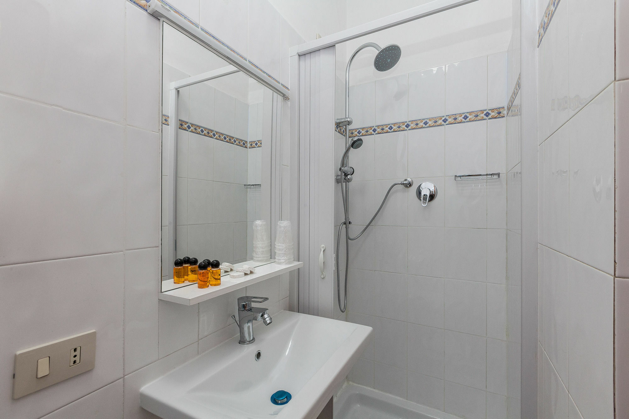 Ora Guest House Рим Екстериор снимка